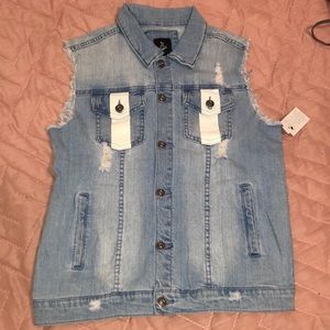 No sleeve denim jacket